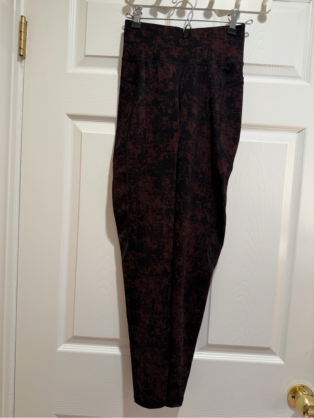 Sweaty Betty Zero Gravity Black with Maroon Marbled High-Rise Leggings
